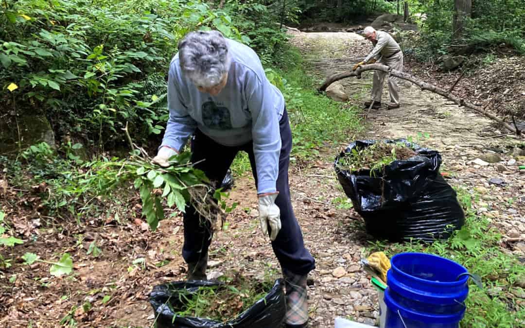 Flat Creek Crossing Volunteers Working